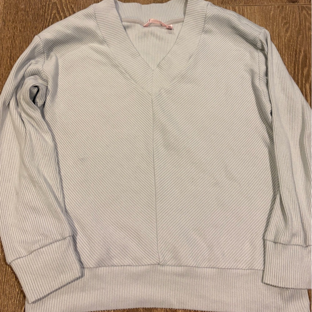 La Vie En Rose Soft Gray Ribbed Top